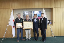 陽野ふるさと電力の皆さまと北堀市長